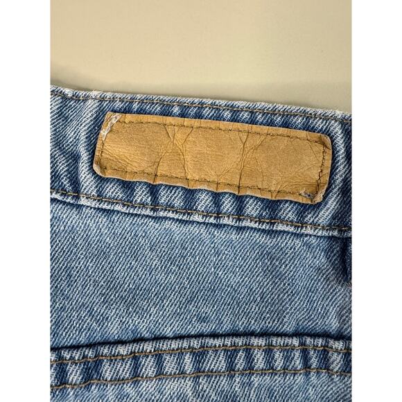 Cotton On Mom Jean Cutoff Shorts Women’s 6 Light Wash - Picture 8 of 8